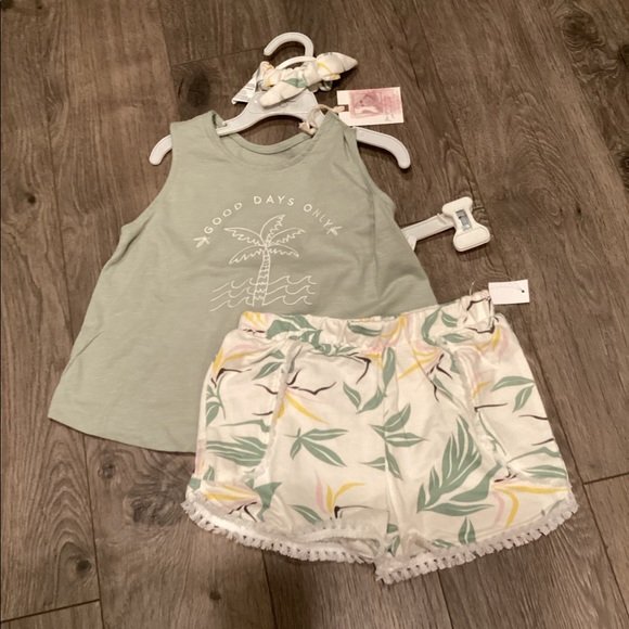 Jessica Simpson 3 piece short, tank, and Scrunchie New With Tags